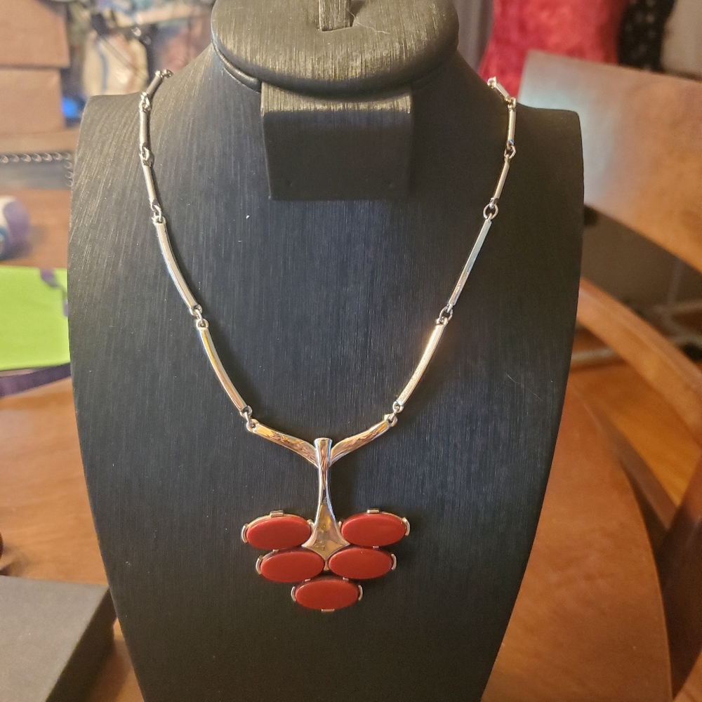 Sarah Coventry Vintage Silver Tone Red Cabochon Necklace